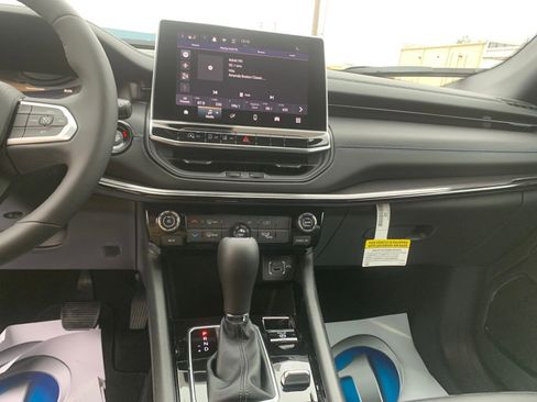 New 2026 Jeep Compass Latitude image 23