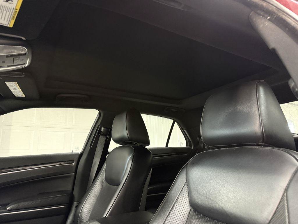 Used 2014 Chrysler 300 C AWD/4WD image 11