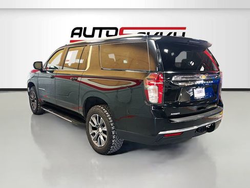 Used 2022 Chevrolet Suburban LT image 5