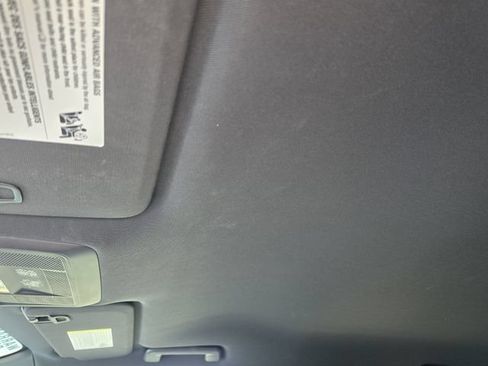 Used 2024 Chevrolet Equinox EV LT FWD image 28