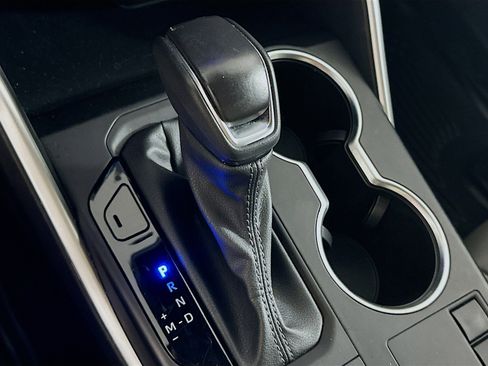 Used 2024 Toyota Highlander LE image 25