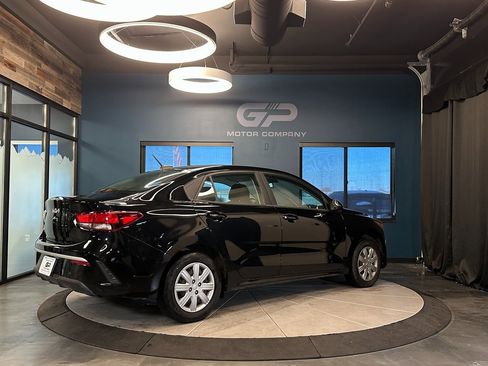 Used 2023 Kia Rio LX image 3