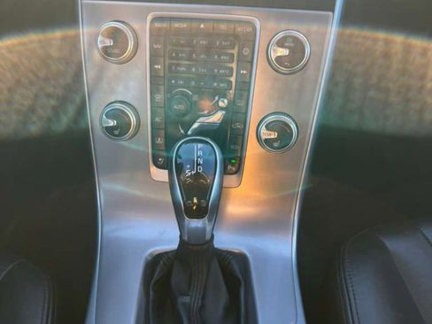 Used 2017 Volvo S60 T5 Inscription w/ Convenience Package image 25