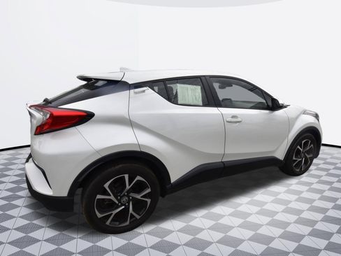 Used 2021 Toyota C-HR XLE FWD image 5