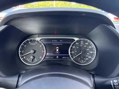 Used 2024 Nissan Sentra SV FWD image 32