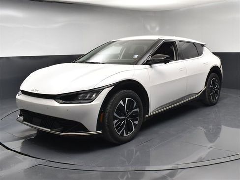 Used 2024 Kia EV6 Wind w/ Wind Technology Package image 4