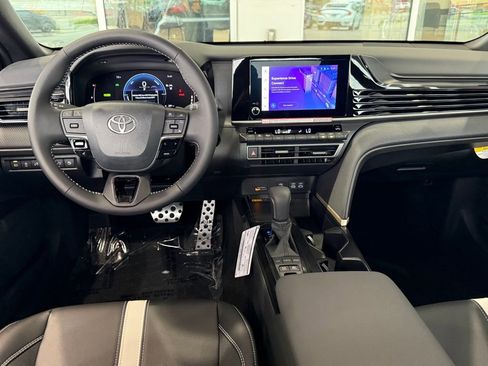 Certified 2026 Toyota Camry SE FWD image 31