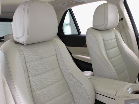 Used 2021 Mercedes-Benz GLE 450 4MATIC image 49