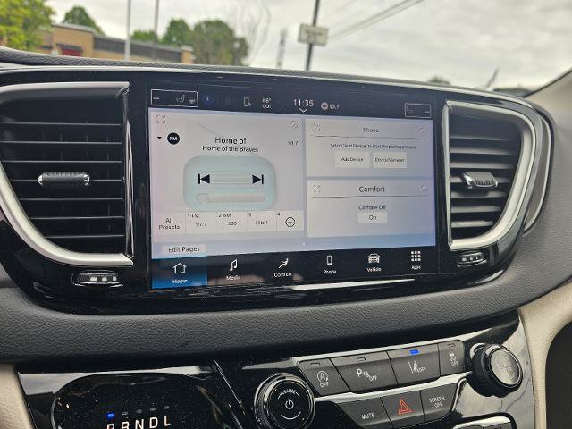 Used 2023 Chrysler Pacifica Touring-L FWD image 58