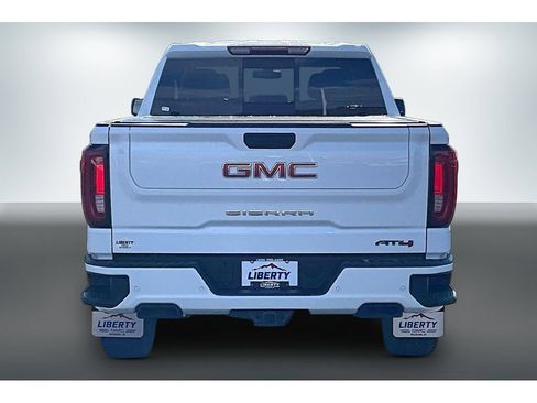 Used 2022 GMC Sierra 1500 AT4 w/ AT4 Premium Package AWD/4WD image 5