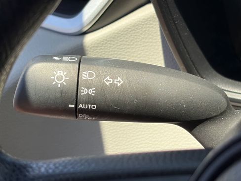 Used 2025 Toyota Corolla LE FWD image 11