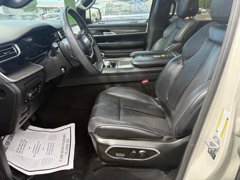 Used 2022 Jeep Wagoneer Series III w/ Premium Group I AWD/4WD image 26