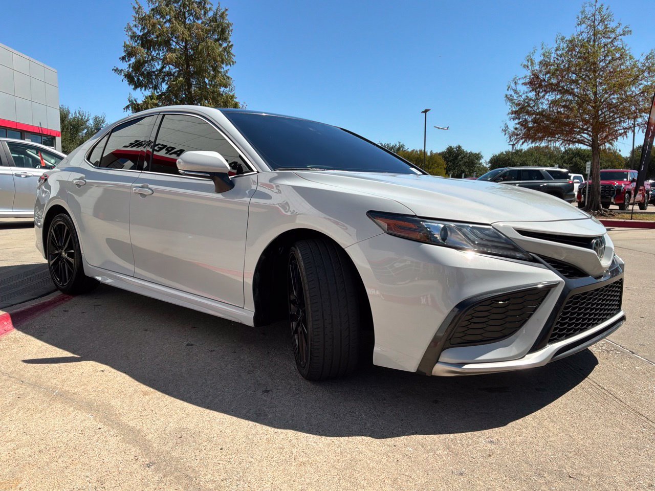 Used 2023 Toyota Camry XSE w/ Navigation Package FWD image 4