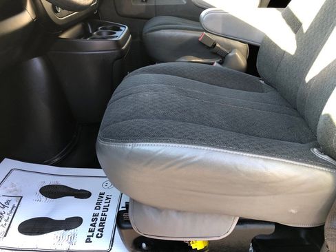 Used 2024 GMC Savana 2500 w/ Driver Convenience Package image 17