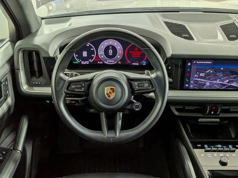 Certified 2024 Porsche Cayenne AWD/4WD image 15