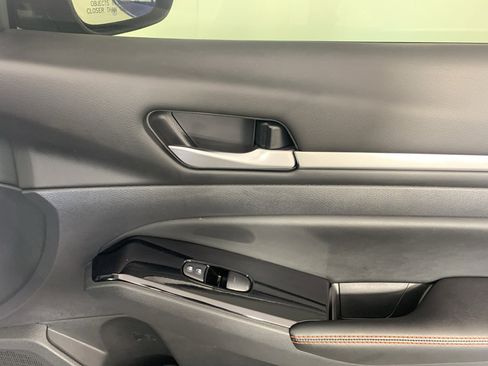 Used 2024 Nissan Altima 2.5 SR image 40