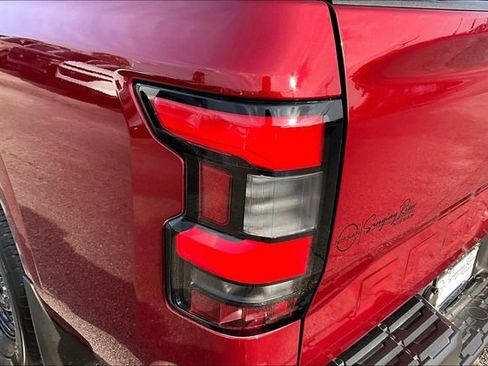 Used 2023 Nissan Frontier SV w/ SV Convenience Package image 13