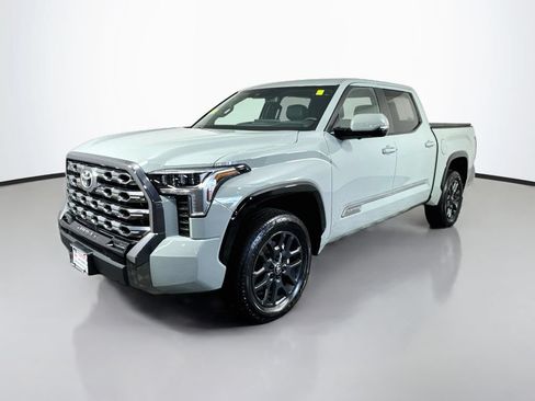 Used 2025 Toyota Tundra Platinum AWD/4WD image 2