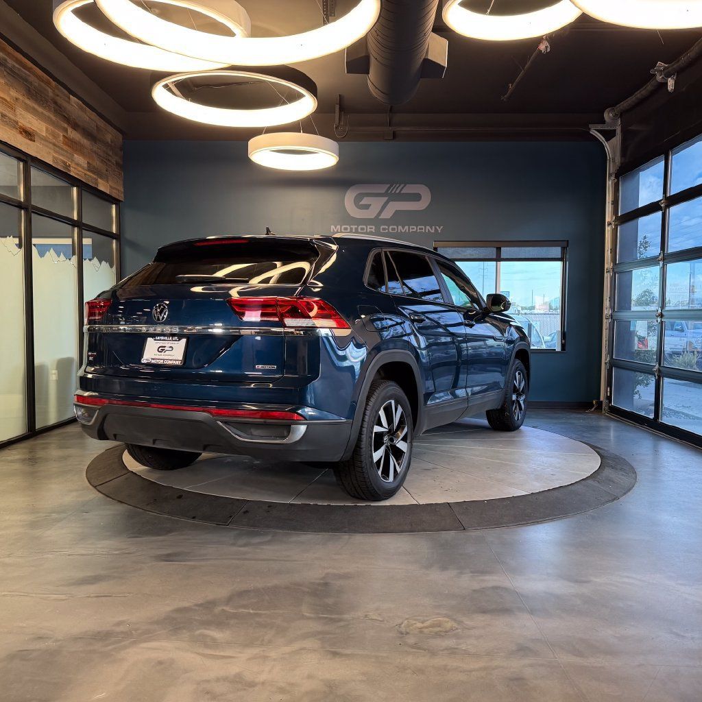 Used 2021 Volkswagen Atlas Cross Sport SE AWD/4WD image 3