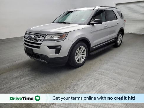 Used 2019 Ford Explorer XLT FWD image 1