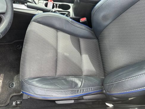 Used 2018 Toyota Corolla SE w/ SE Premium Package FWD image 5