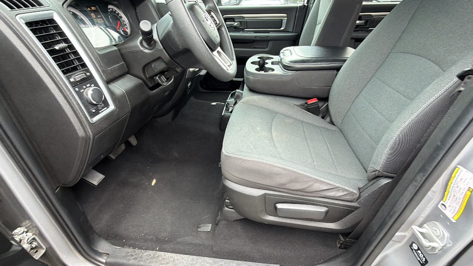 Used 2024 RAM 1500 Warlock RWD image 16