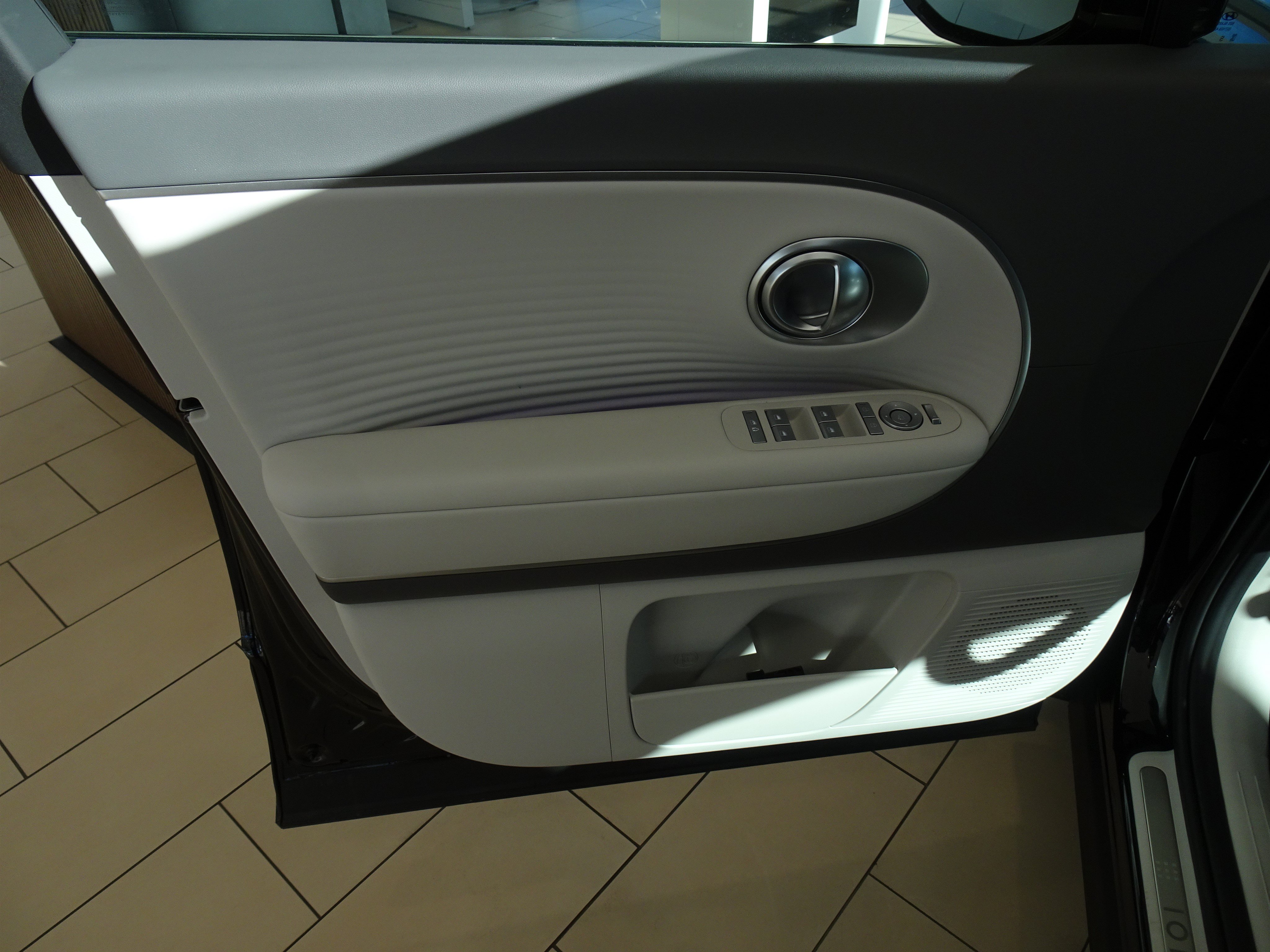 New 2026 Hyundai Ioniq 9 SEL AWD/4WD image 8