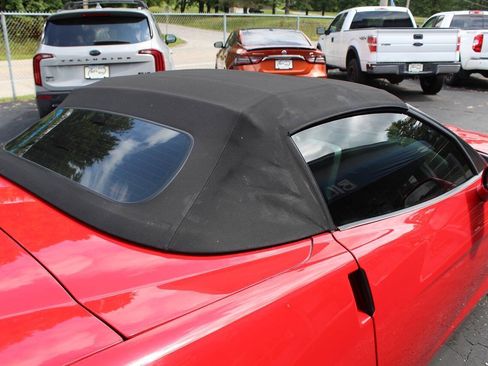 Used 2005 Chevrolet Corvette Convertible w/ Preferred Equipment Group RWD image 18