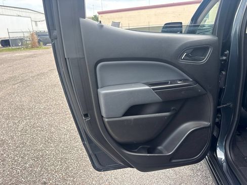 Used 2019 Chevrolet Colorado Z71 RWD image 12
