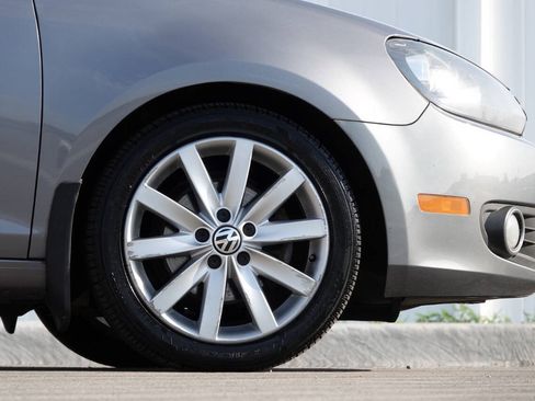 Used 2011 Volkswagen Golf TDI FWD image 50