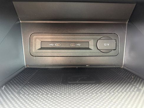 Used 2022 Volkswagen Atlas Cross Sport SEL image 33