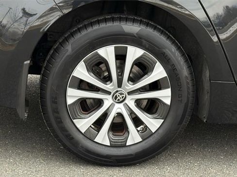 Certified 2022 Toyota Corolla LE image 6