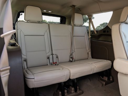 Used 2021 GMC Yukon XL Denali image 46