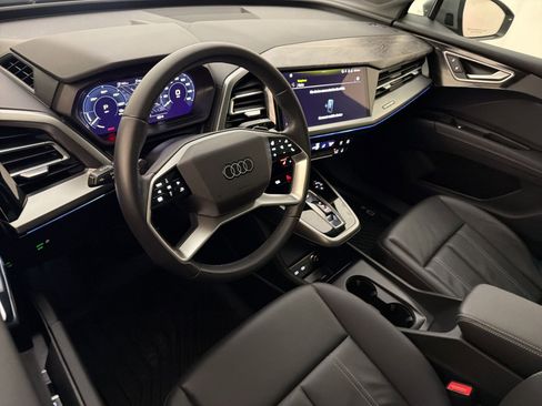 Used 2023 Audi Q4 e-tron Premium Plus w/ Premium Plus image 4