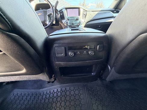Used 2015 Chevrolet Suburban LT image 27