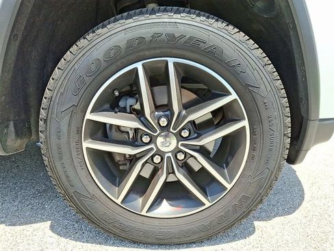Used 2018 Jeep Grand Cherokee Trailhawk AWD/4WD image 8