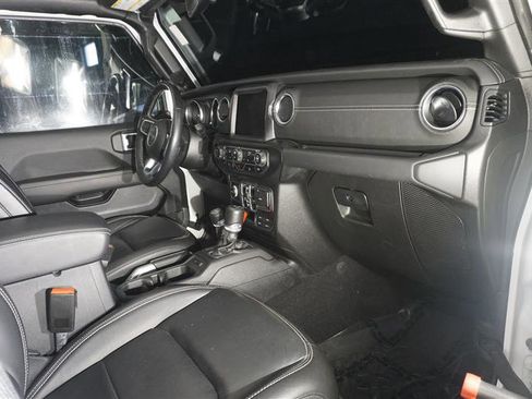 Used 2021 Jeep Wrangler Unlimited Sahara image 20