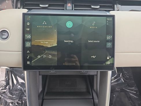 Used 2025 Land Rover Discovery Sport S image 20