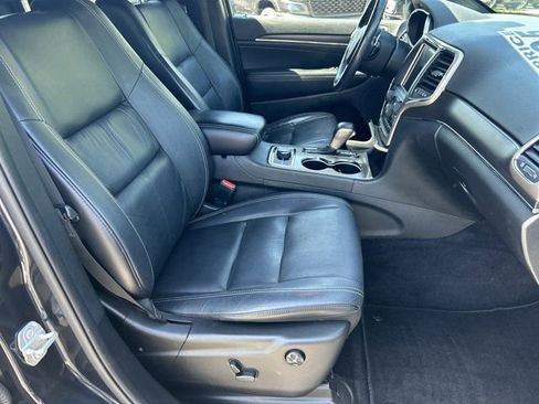 Used 2016 Jeep Grand Cherokee Limited image 16