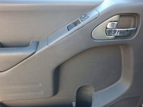 Used 2017 Nissan Frontier SV w/ SV Value Truck Package image 12