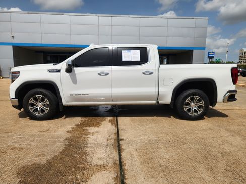 Used 2025 GMC Sierra 1500 SLT RWD image 5