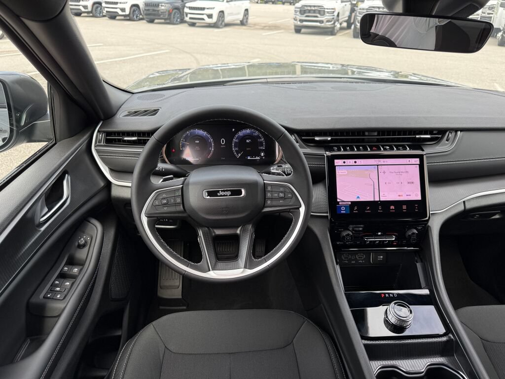 New 2027 Jeep Grand Cherokee Laredo AWD/4WD image 13