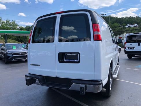 Used 2024 Chevrolet Express 2500 w/ Driver Convenience Package RWD image 5