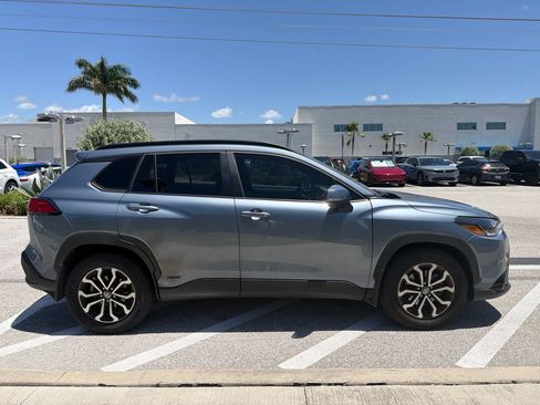 Used 2024 Toyota Corolla Cross AWD Hybrid image 6