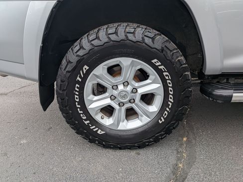 Used 2018 Toyota 4Runner SR5 Premium AWD/4WD image 12