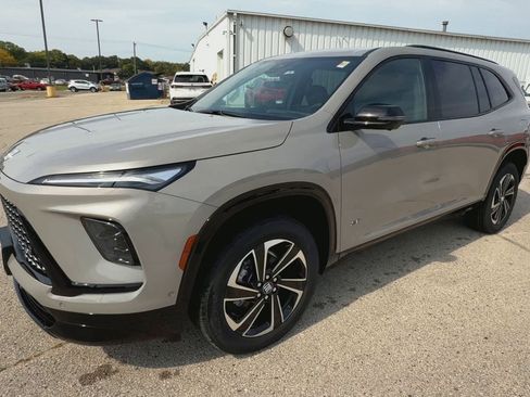 New 2026 Buick Enclave Sport Touring w/ Super Cruise Package image 4