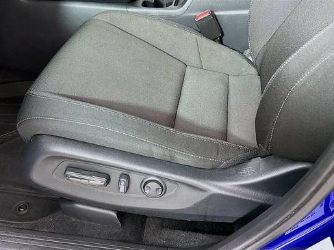 Certified 2025 Honda CR-V EX image 9