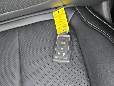 Used 2024 Jeep Grand Cherokee Limited w/ Luxury Tech Group II image 31