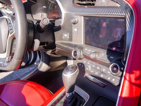 Used 2015 Chevrolet Corvette Z06 w/ 3LZ Preferred Equipment Group image 58