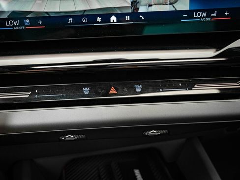 Certified 2025 BMW 530i xDrive image 35